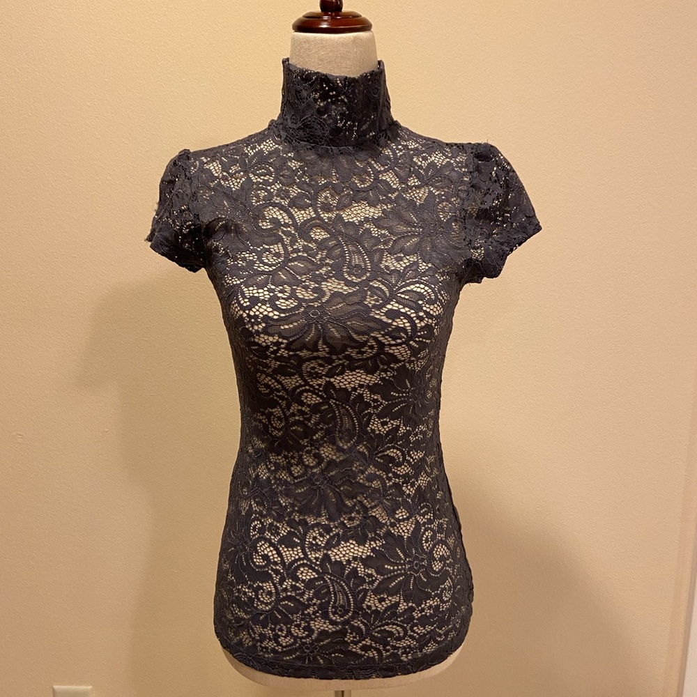 Express lace top - size XS - grey color. Excellent condition